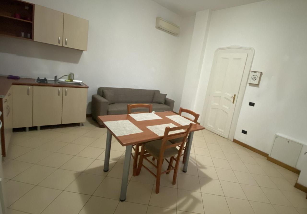 Ferienwohnung Apartament Piata Victoriei Timişoara Exterior foto